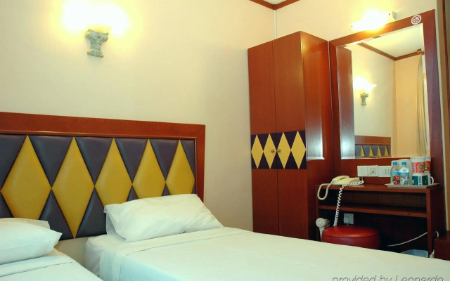 Hotel 81 Palace