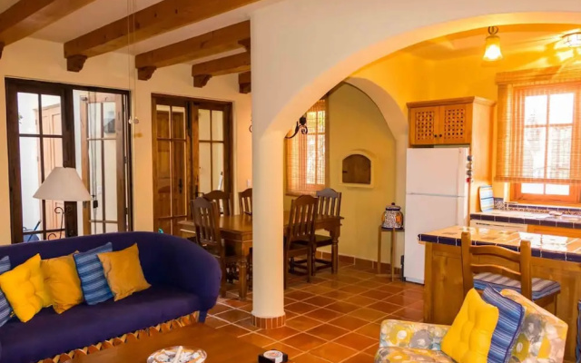 Casa Pequena 1 BR by Casago
