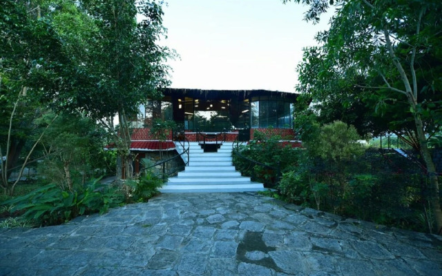 The Tiger Paw Resort