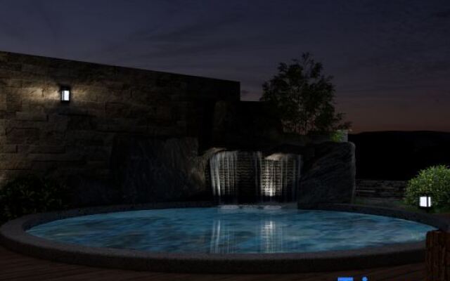 Zhuishan Mingjing Hot Spring Resort Hotel