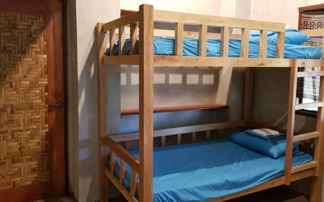 Sinag Hostel - Adults Only