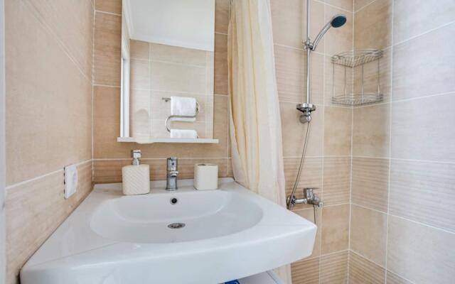 Санди на улице Поклонная