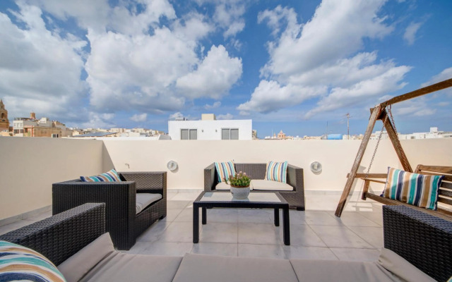 Sliema Ferries 2-bedroom Apt with views
