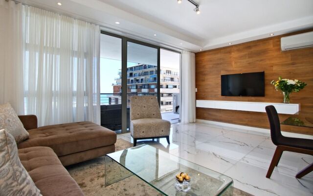 Fairmont 303