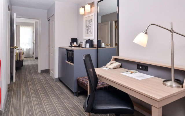 Country Inn & Suites by Radisson, Tinley Park, IL