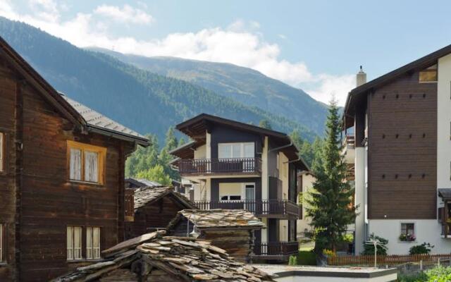 Chalet Aroleid