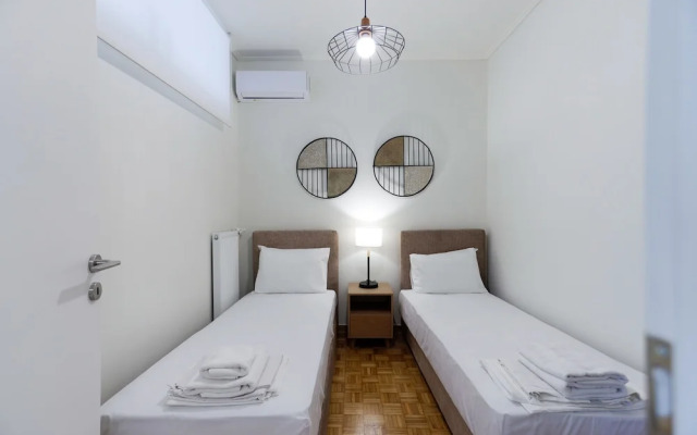 Modern 2-bedroom Apartment in Downtown Glyfada
