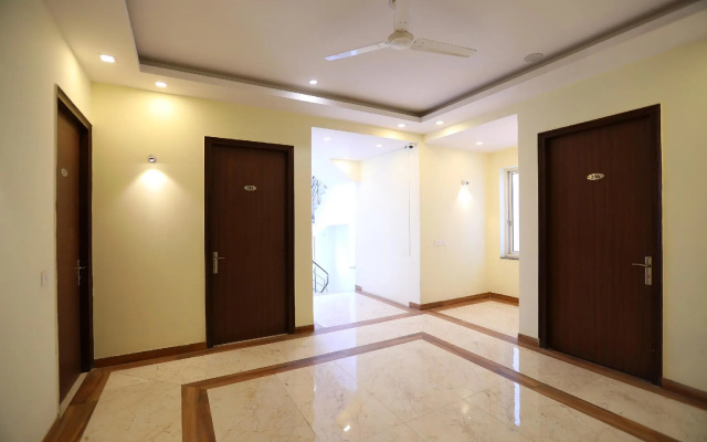 OYO 10889 Hotel Green Residency