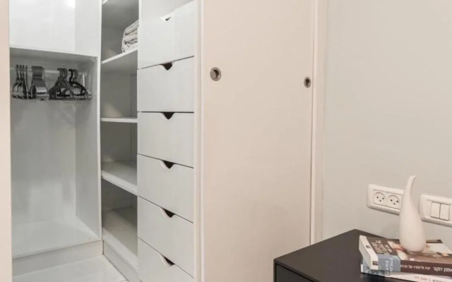 Renovated 2 BR with 2 BTH front Mamilla Mall