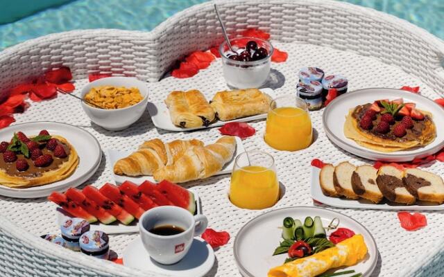 Omna Caldera Suites