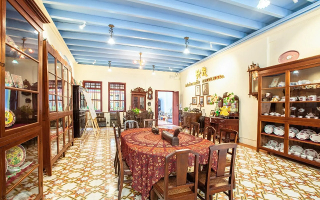 Woo Gallery and Boutique Hotel