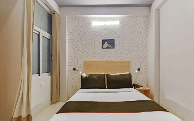 Collection O 40206 Govind Marg