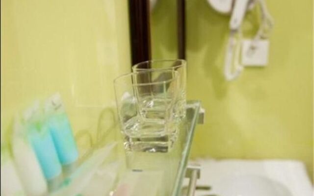 Qingdao Shengyu Business Hotel