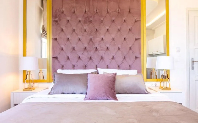 Pinelopi Beach Suites