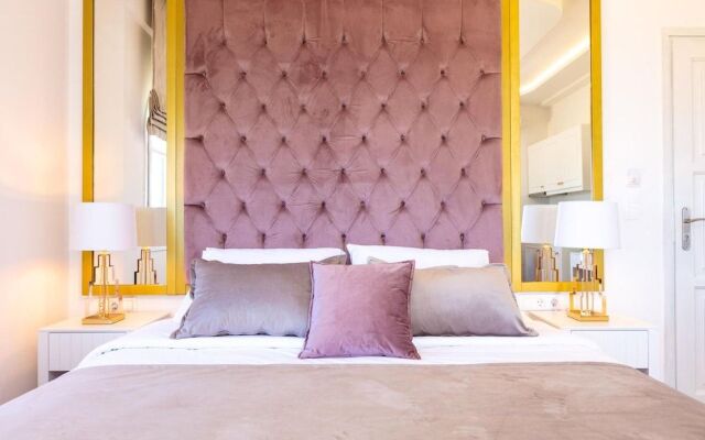 Pinelopi Beach Suites