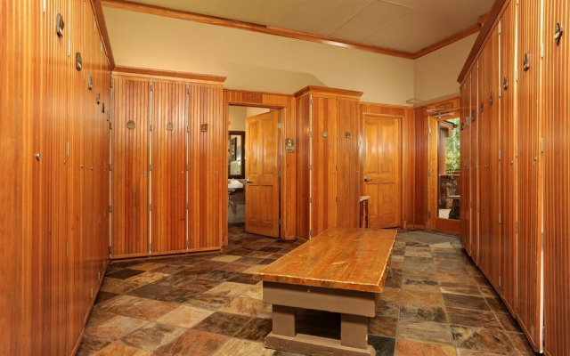 Jackpine & Black Bear Condos