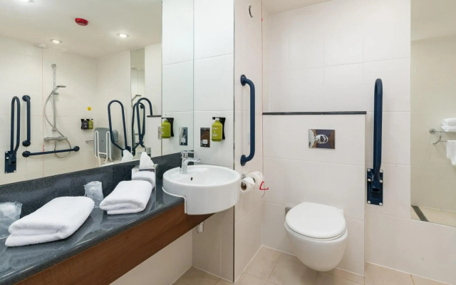 Holiday Inn Express Leigh - Sports Village by IHG