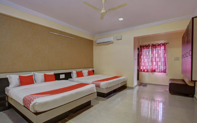 OYO 24259 Hotel Blue Inn