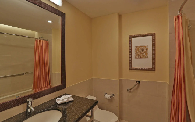 Courtyard by Marriott Panama Multiplaza Mall