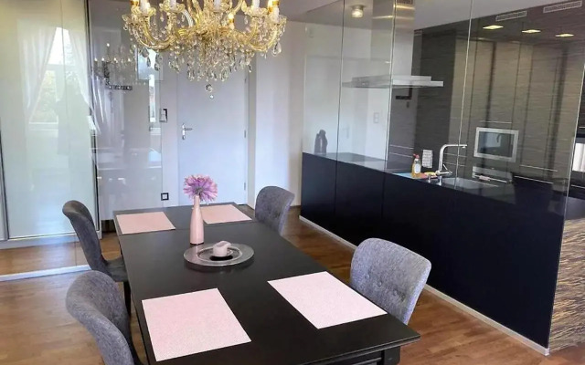 Luxusný 118m2 Apartmán s Krbom v Centre Nitry