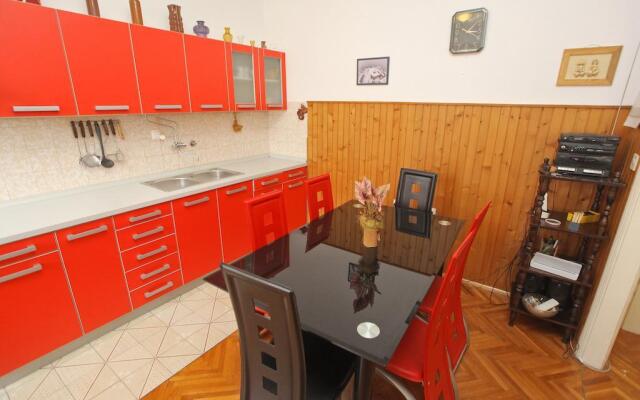 Funky Old Town Apartment