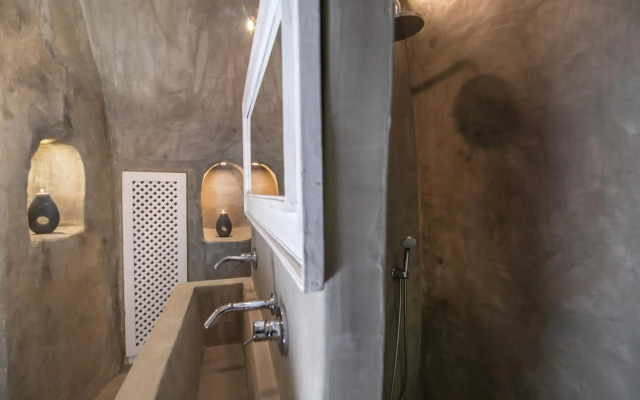 Morfi Cave House