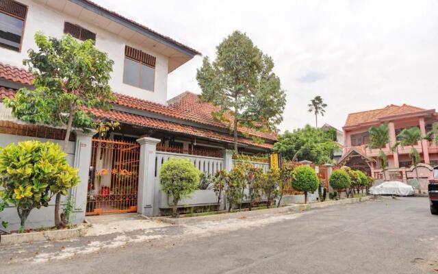 SPOT ON 90539 Taman Borobudur Guest House