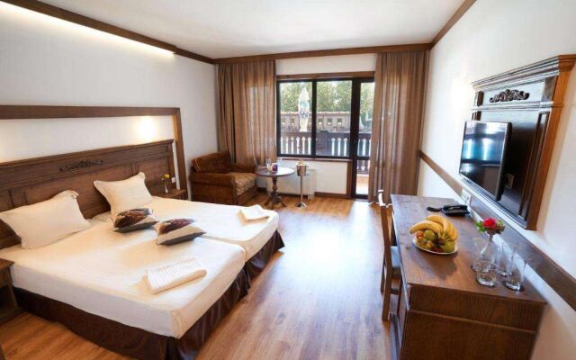 Boutique Complex Trakiets