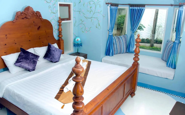 Baan Montra Beach Resort