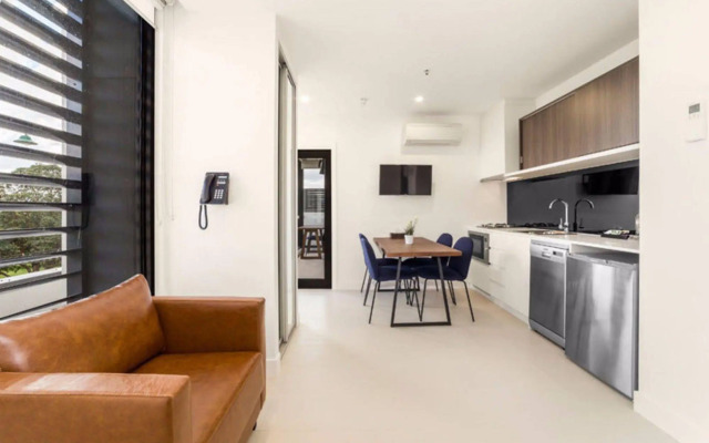 Whitehorse Apartment Hotel