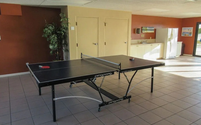 Carlos Pointe by RedAwning