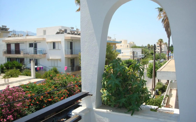 Karis Hotel