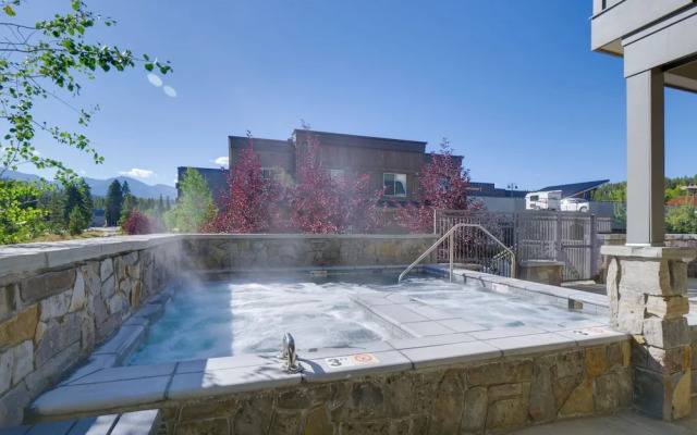 Stunning Winter Park Condo Near Slopes!