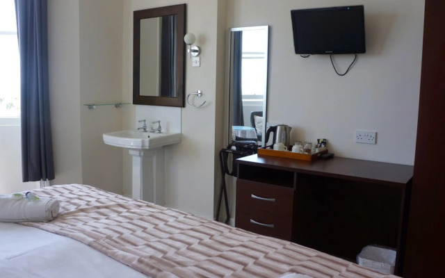 OYO Oban Hotel