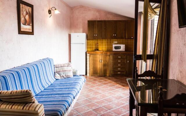 Aparthotel Rural 12 Caños