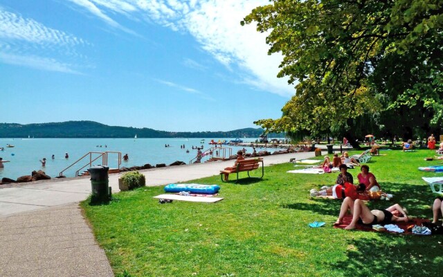 Balatontourist Füred Camping & Bungalows by Happy Camp