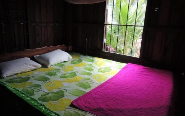 Khoeun Sreymom and Khlot Sopheng Homestay