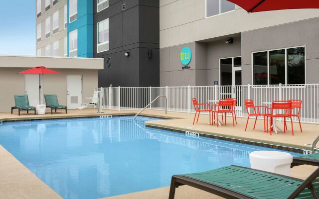 Tru by Hilton Lake City