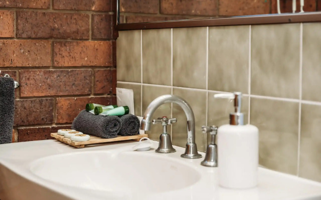 Country Pathfinder Motor Inn