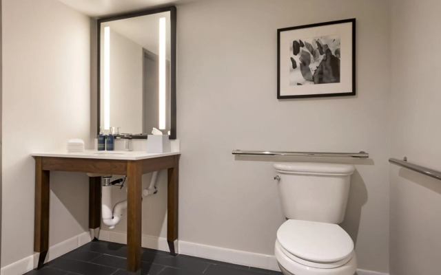 Four Points by Sheraton Bakersfield
