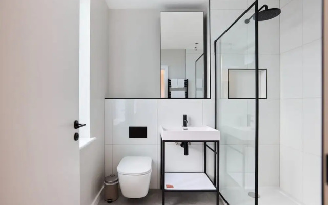 The Brondesbury Place - Bright 2bdr Flat With Balcony Parking