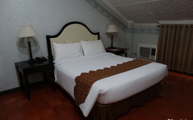 White Knight Hotel Intramuros