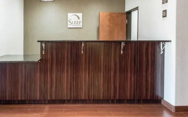 Sleep Inn & Suites Hennessey North
