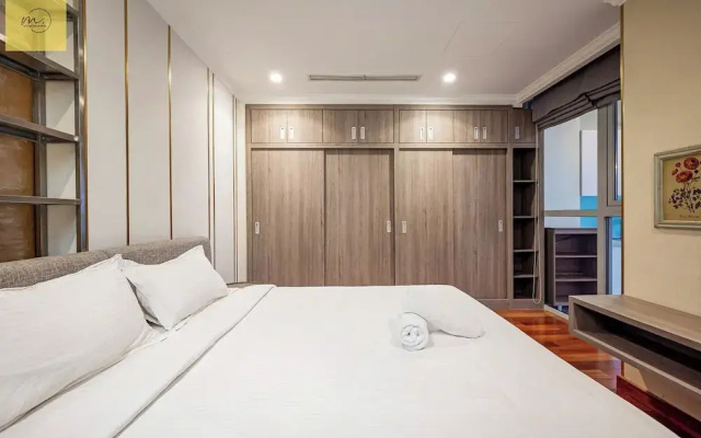 Landmark 81 Magical Tower Apartment