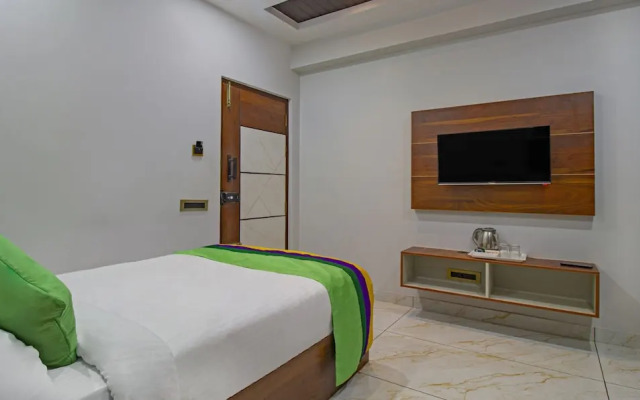Treebo Abhi Suites, 400 M From Guntur Junction