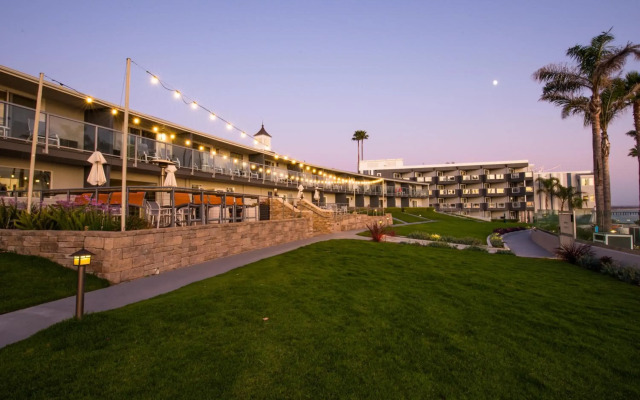 SeaCrest OceanFront Hotel