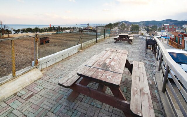 Seokcho Hometown Lodge Pension