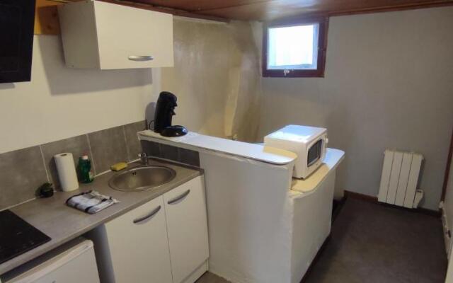 Studio hypercentre à 2 pas de la gare. Appart n°3