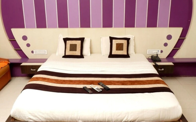 OYO 3737 Hotel City Palace