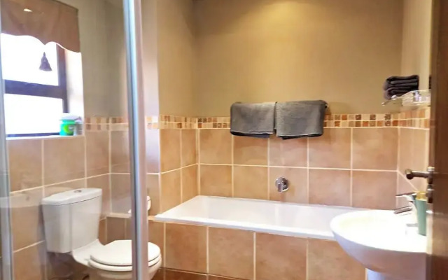 Best Overnight With Free Wifi Modern and Private